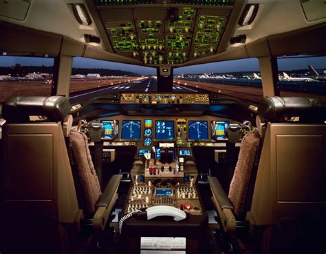 boeing 777-300er asientos|boeing 777 cabina de mando.